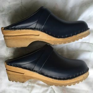 da Vinci clogs in dark blue